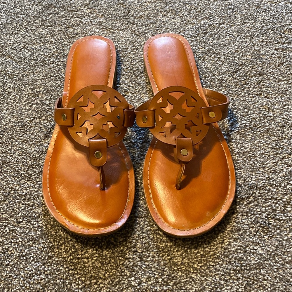 Report Woman’s Sandals Size 9